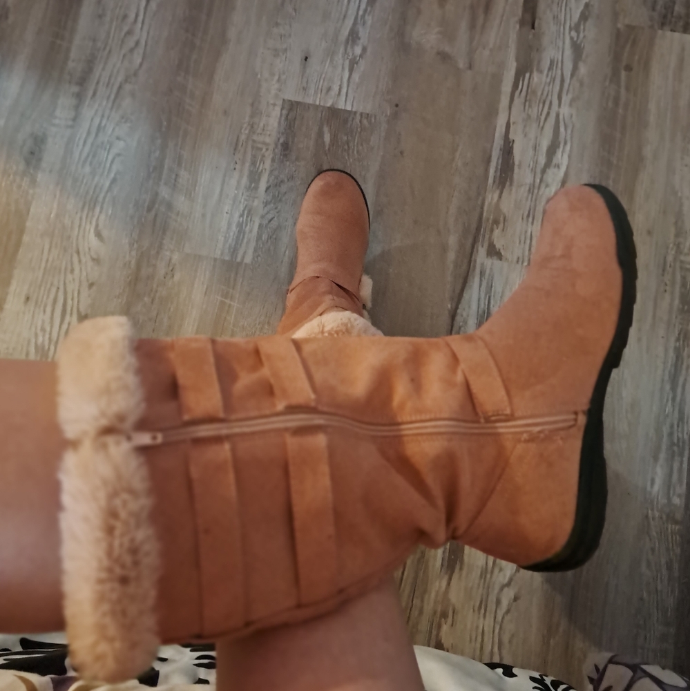 Mauve pink suede and fur top lined heel boots with buckle size 7
